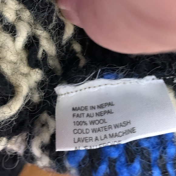 Blue, Cream and Black Patterned Sweater, Heavy, 100% wool, Oversize - Picture 4 of 10